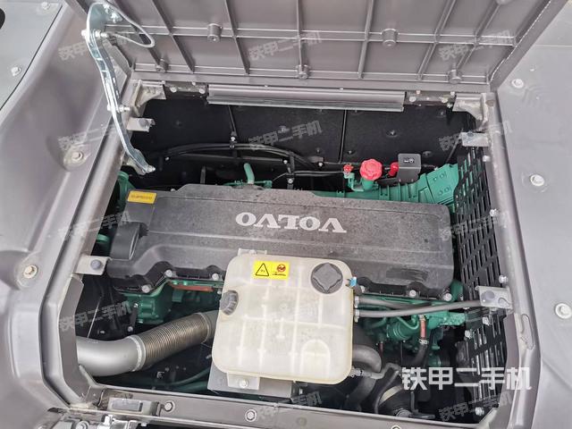 发动机整体俯视（整机外观）