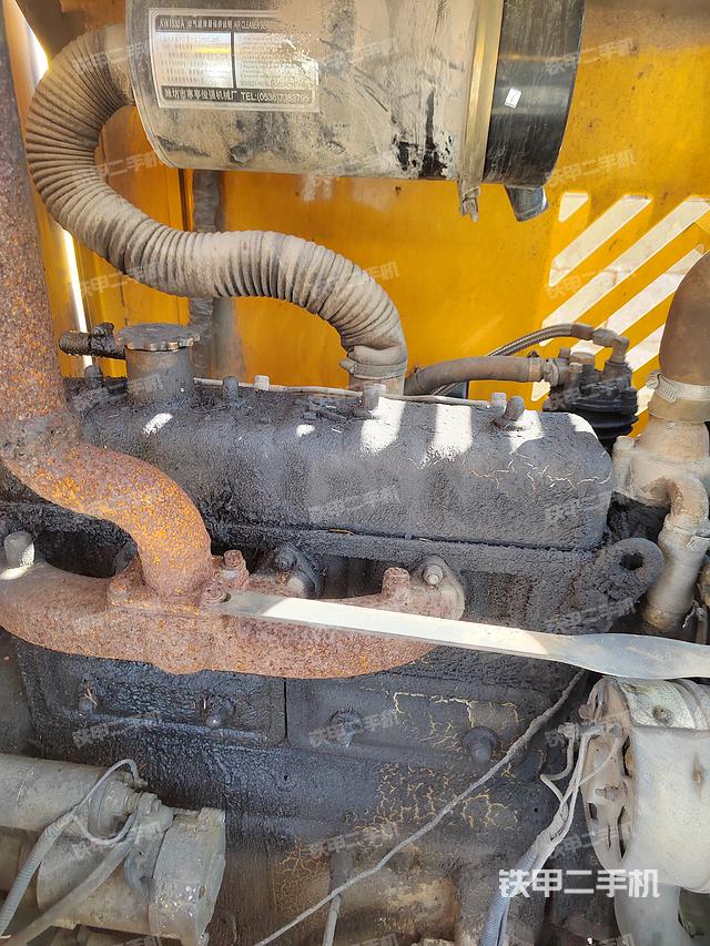 发动机左侧（整机外观及大件）