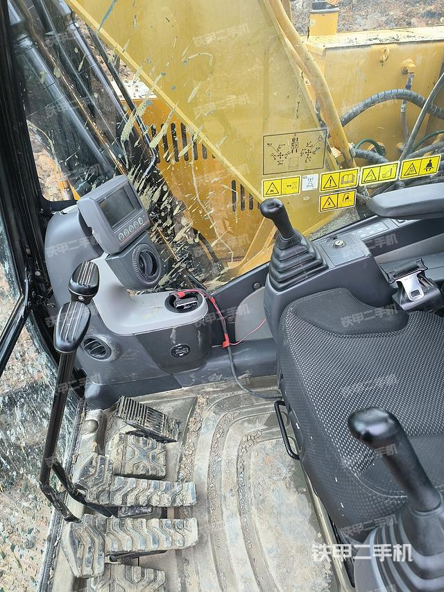 驾驶室整体（整机外观）