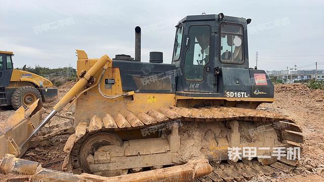 整机左侧（设备外观及核心部件）