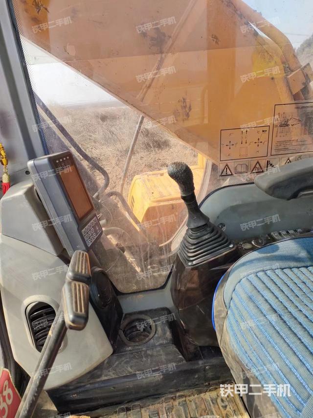 驾驶室整体（整机外观）