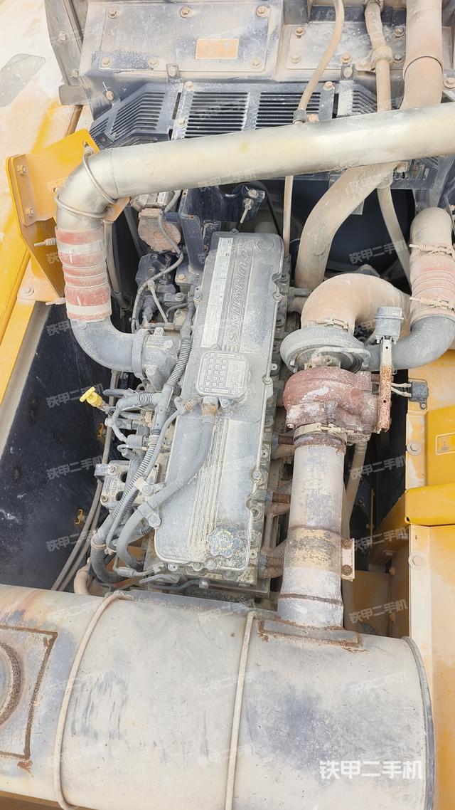 驾驶室顶部（整机外观）