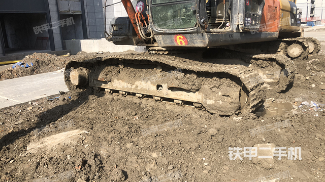 单侧履带整体（整机外观）