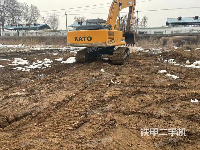 驾驶室顶部（整机外观）