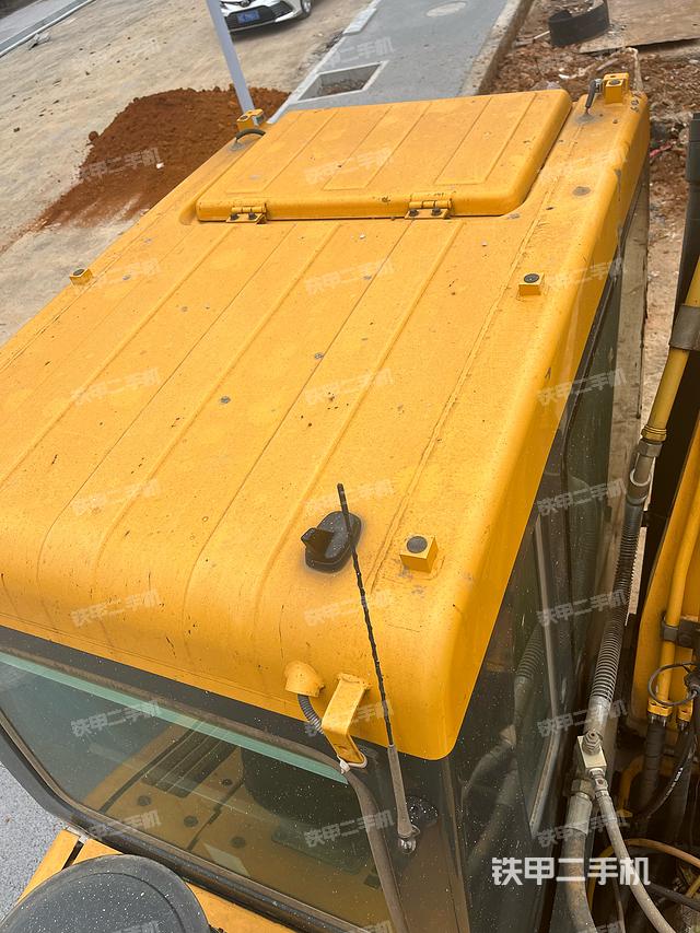 驾驶室顶部（整机外观）