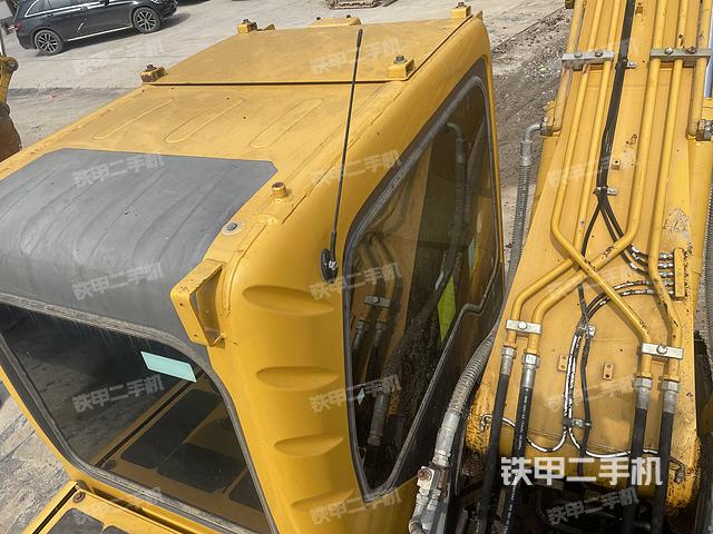 驾驶室顶部（整机外观）