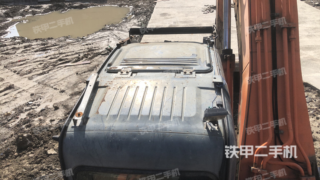 驾驶室顶部（整机外观）