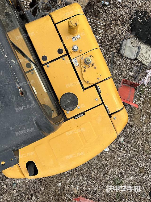 回转马达和主控阀（整机外观）