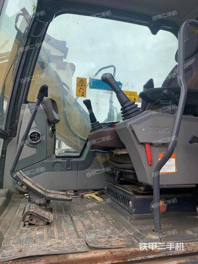 驾驶室整体（整机外观）