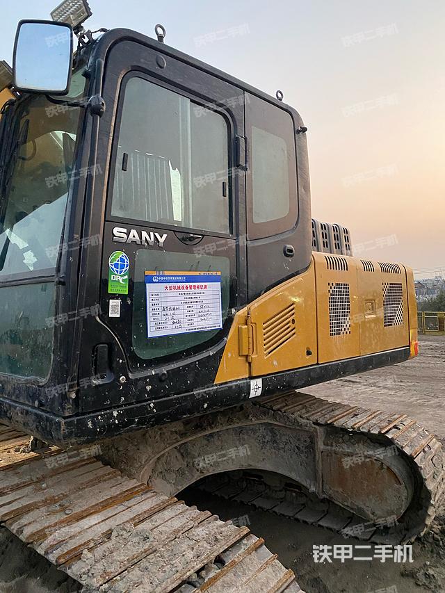 驾驶室整体（整机外观）