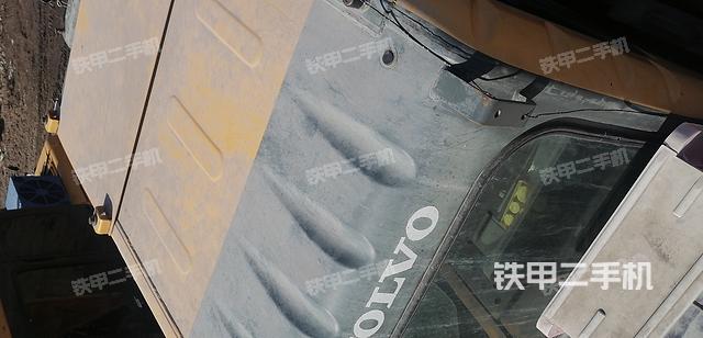 驾驶室顶部（整机外观）