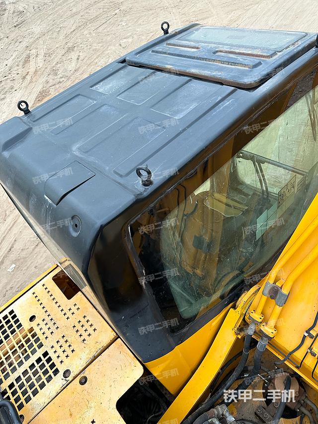 驾驶室顶部（整机外观）