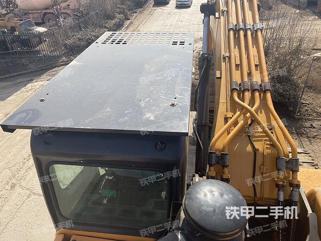 驾驶室顶部（整机外观）