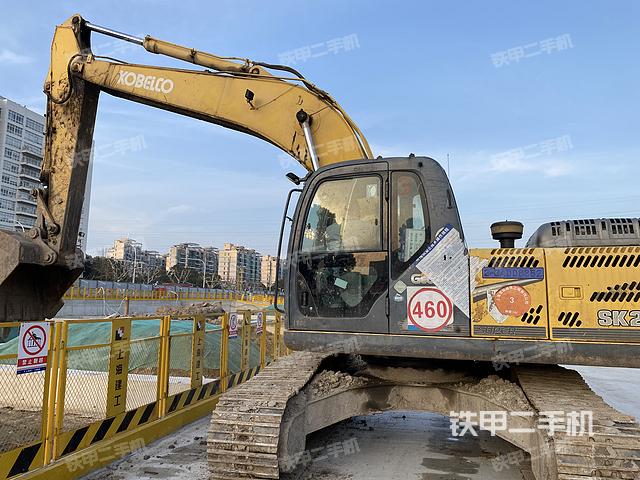 驾驶室整体（整机外观）