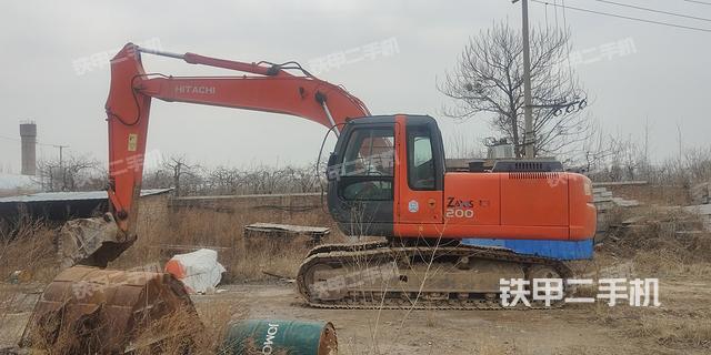 日立ZX200挖掘机