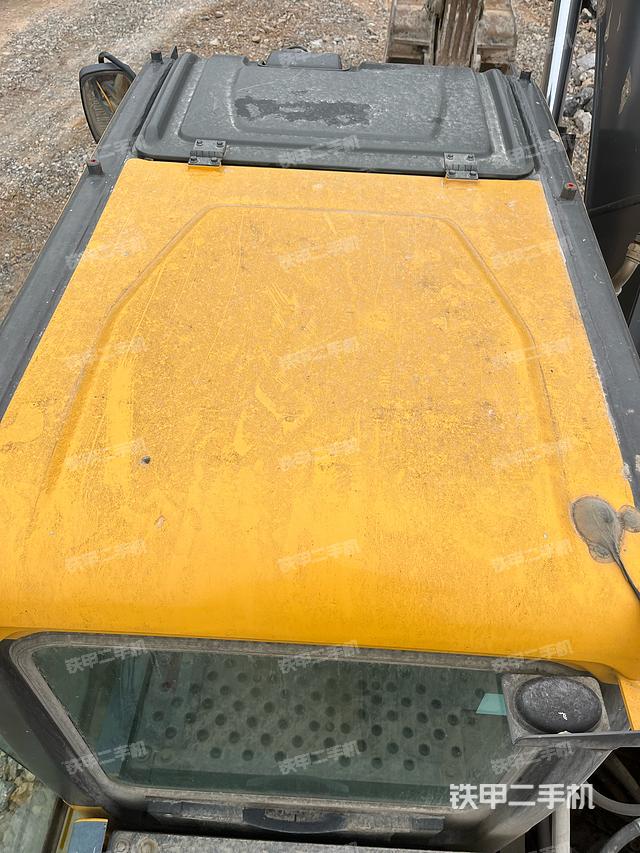 驾驶室顶部（整机外观）