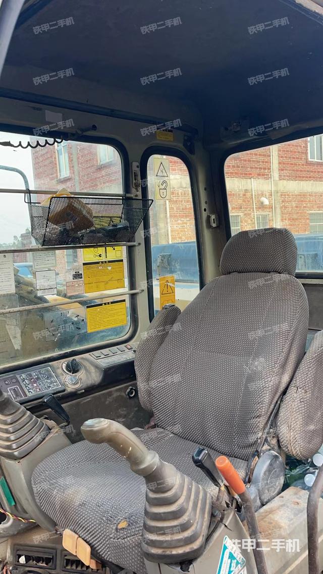 驾驶室整体（整机外观）