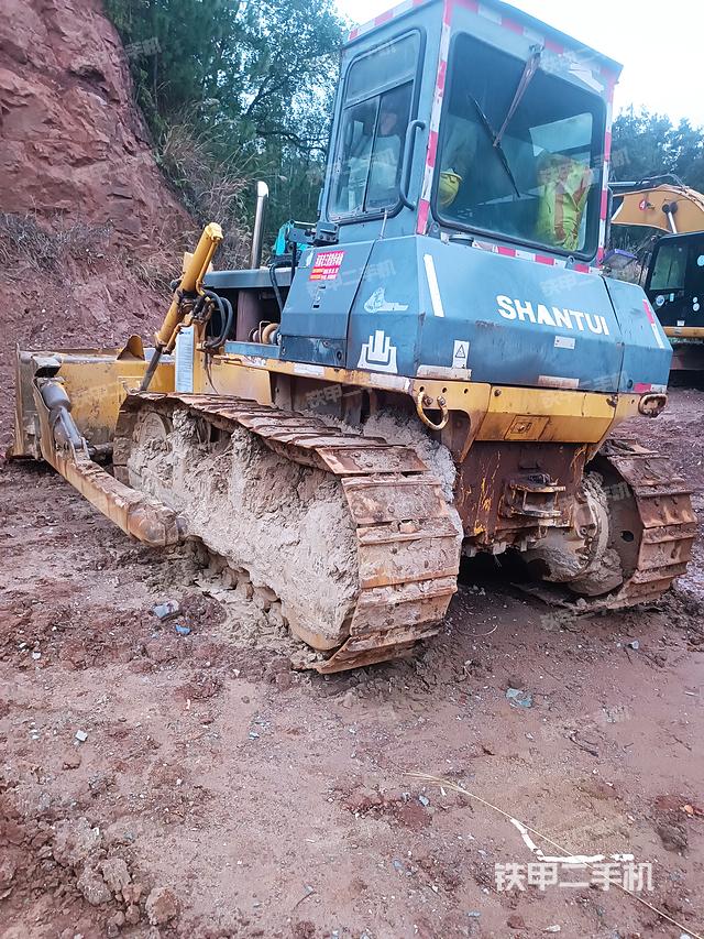 整机右后45°（设备外观及核心部件）