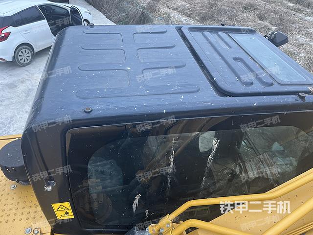 驾驶室顶部（整机外观）