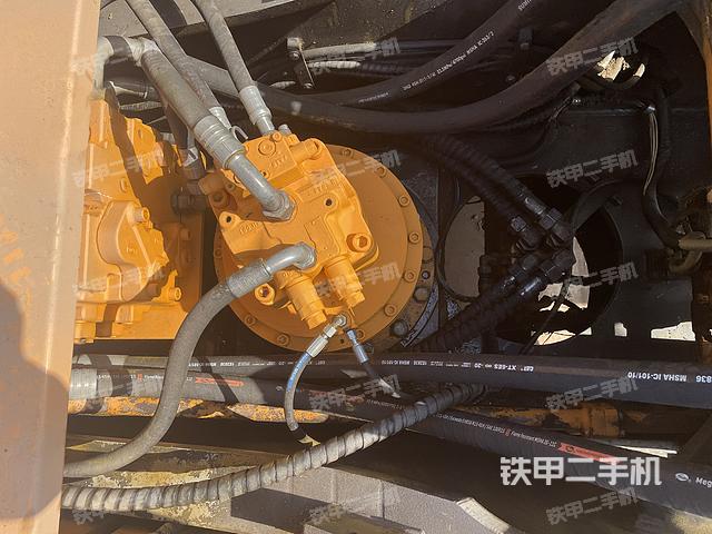 回转马达和主控阀（整机外观）