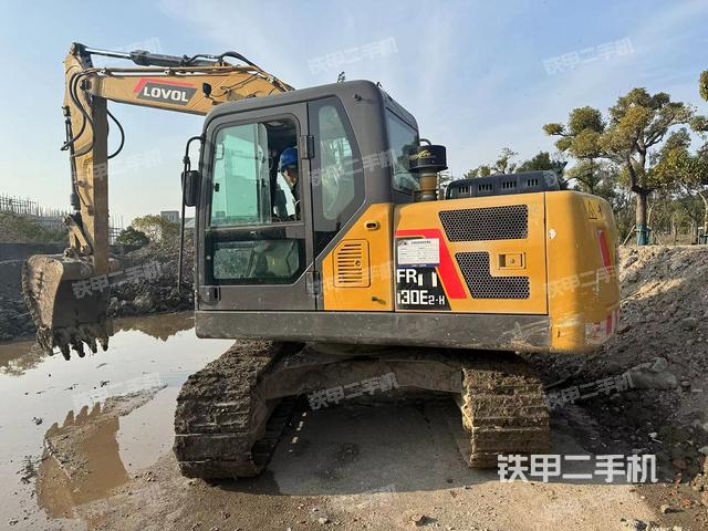 驾驶室整体（整机外观）