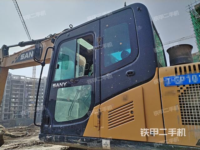 驾驶室整体（整机外观）