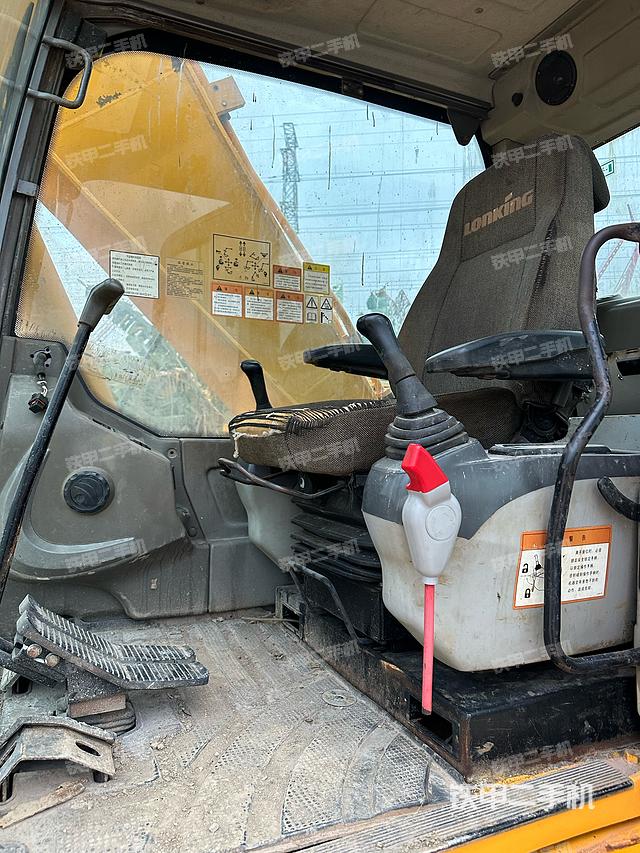 驾驶室整体（整机外观）