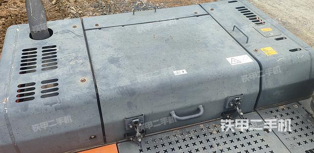 驾驶室顶部（整机外观）