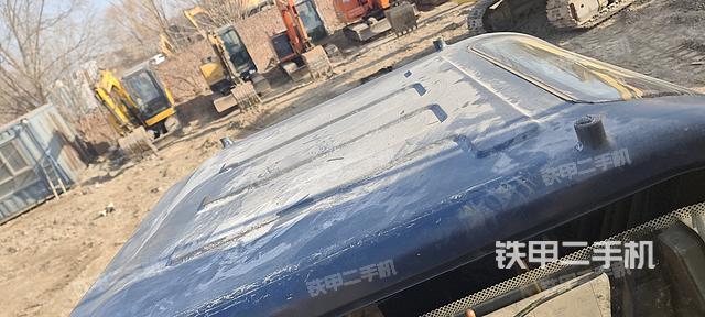 驾驶室顶部（整机外观）