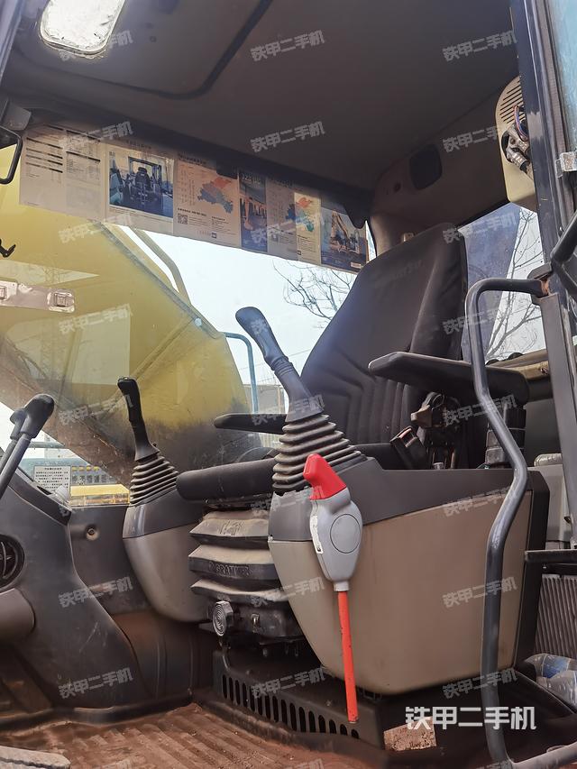 驾驶室整体（整机外观）