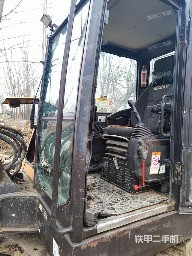 驾驶室整体（整机外观）