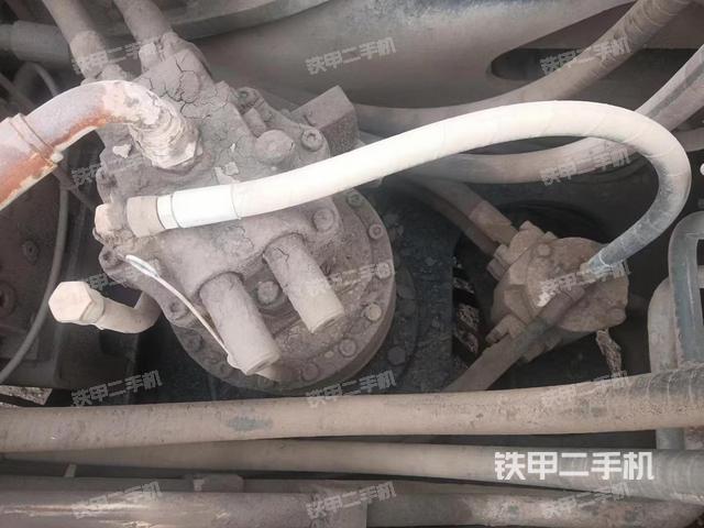 回轉(zhuǎn)馬達(dá)和主控閥（整機外觀）