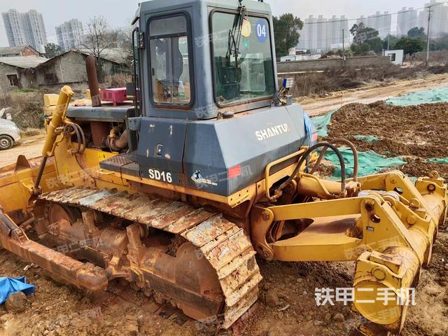 整机右后45°（设备外观及核心部件）