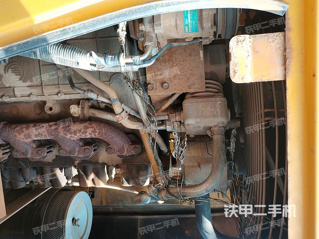 发动机右侧（整机外观及大件）