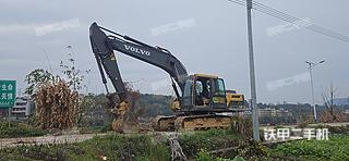 沃尔沃EC210D挖掘机实拍图片