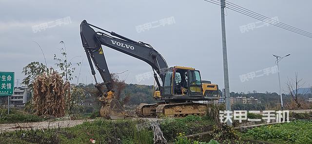 沃尔沃EC210D挖掘机