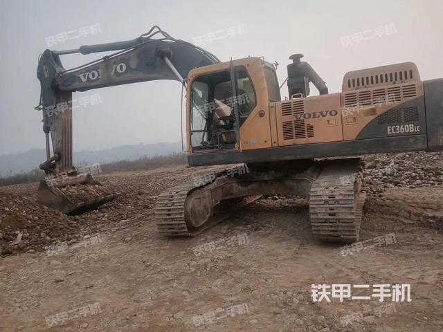 駕駛室整體（整機外觀）