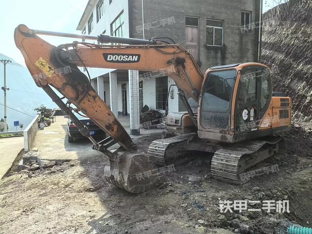 斗山DX130-9CN挖掘机