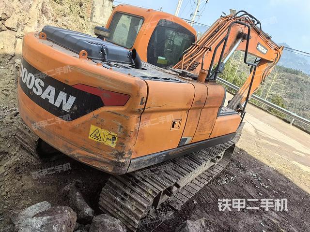 整机右后45°（整机外观）