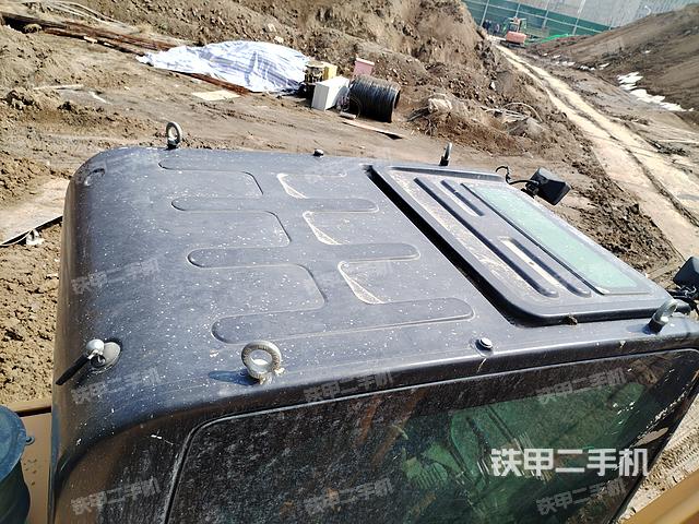 驾驶室顶部（整机外观）