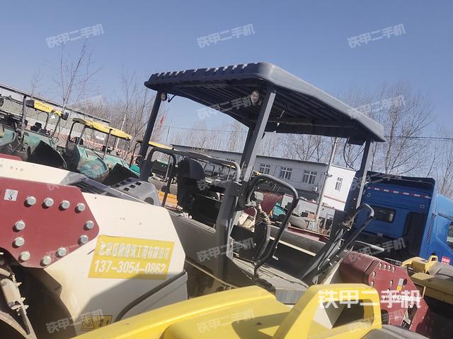 整机右侧（设备外观及核心部件）