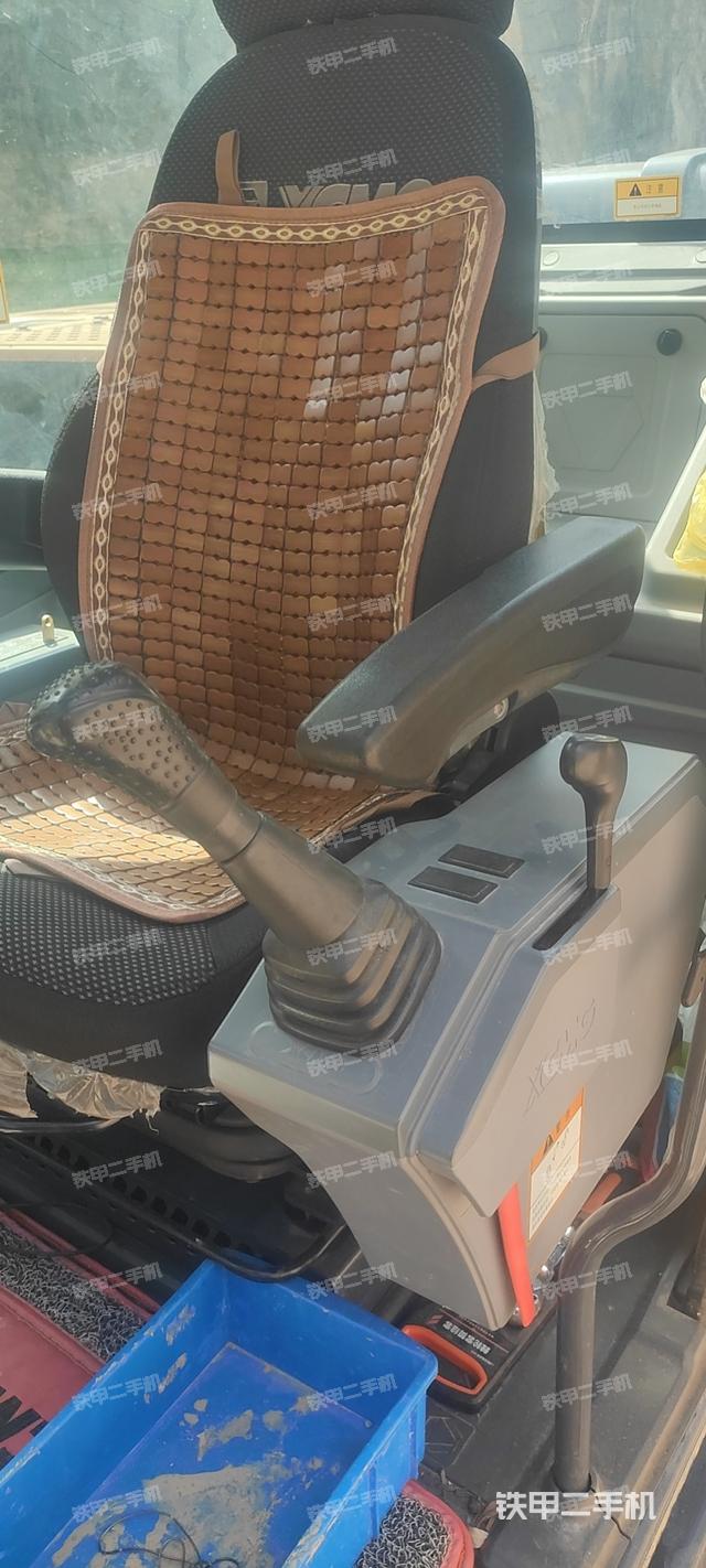 驾驶室整体（整机外观）