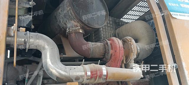 发动机左侧（整机外观及大件）