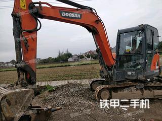 上海斗山DX55-9C挖掘机实拍图片