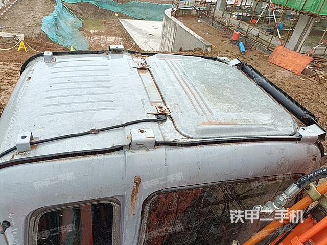 驾驶室顶部（整机外观）