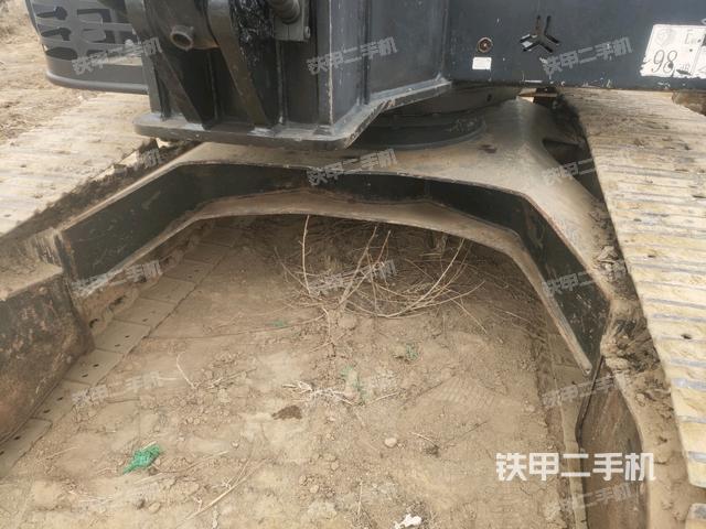 转盘和下车架正前（工作和回转装置）