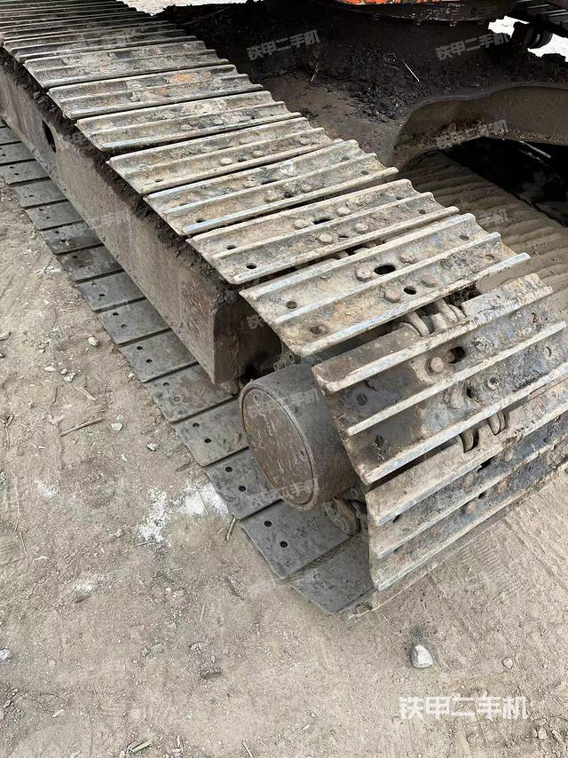 单侧履带整体（整机外观）