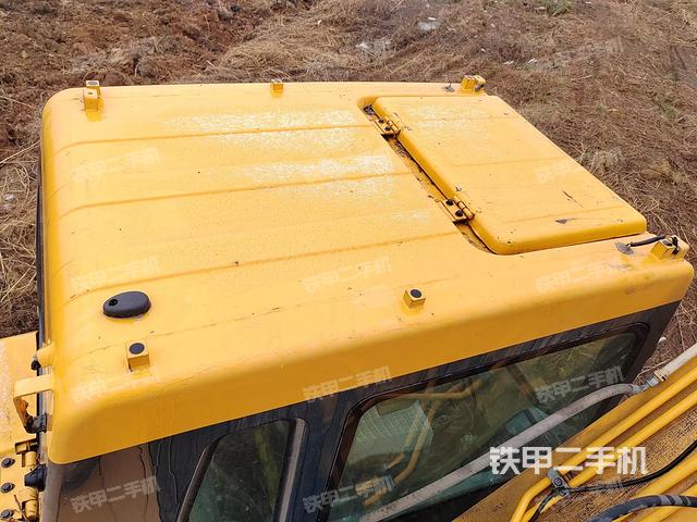 驾驶室顶部（整机外观）