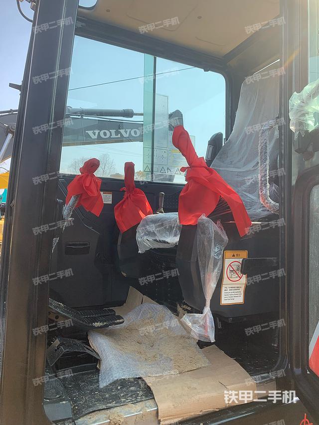 驾驶室整体（整机外观）