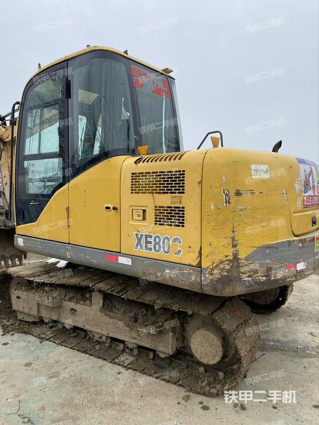 驾驶室顶部（整机外观）